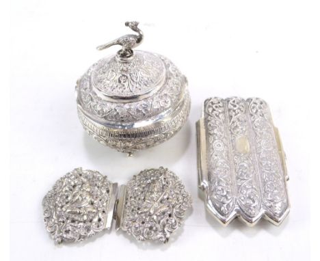 A Persian white metal three sectioned cigar case with Arabic marks to the clip thumb piece, 12 x 6.5cm, a similarly decorated