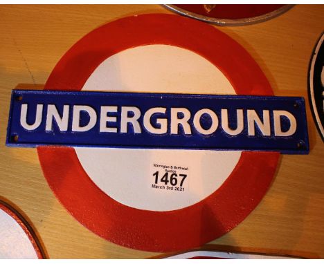 Cast iron London Underground, D: 30 cm. P&amp;P Group 2 (£18+VAT for the first lot and £3+VAT for subsequent lots) 
