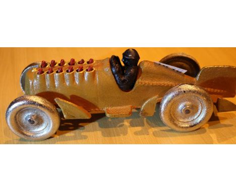 Cast iron Pistol Racer, L: 26 cm. P&amp;P Group 2 (£18+VAT for the first lot and £3+VAT for subsequent lots) 