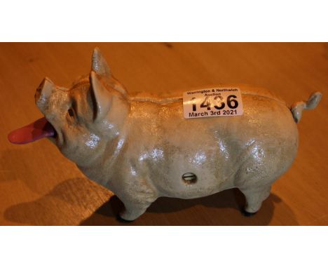 Cast iron Pig moneybox, L: 20 cm. P&amp;P Group 2 (£18+VAT for the first lot and £3+VAT for subsequent lots) 
