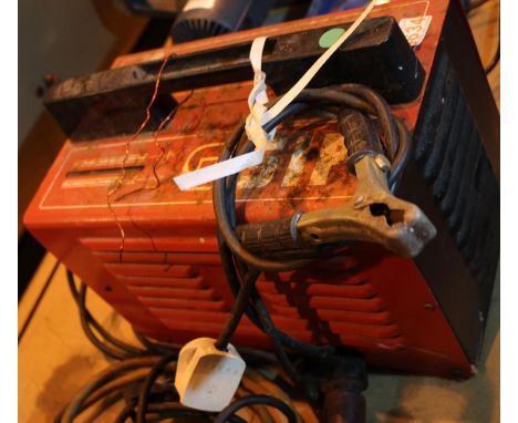 Electric Workmate 100 welder. Not available for in-house P&P, contact Paul O'Hea at Mailboxes on 01925 659133Condition Report