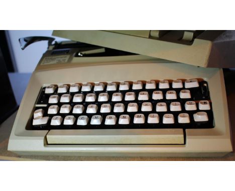 Smith Corona courier cased typewriter. Not available for in-house P&amp;P, contact Paul O'Hea at Mailboxes on 01925 659133 