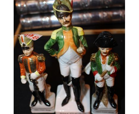 Three unnamed French ceramic army officers. P&amp;P Group 2 (£18+VAT for the first lot and £3+VAT for subsequent lots) 
