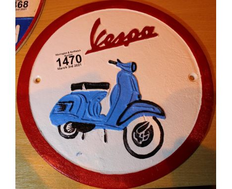 Cast iron circular Vespa plaque, D: 25 cm. P&amp;P Group 2 (£18+VAT for the first lot and £3+VAT for subsequent lots) 