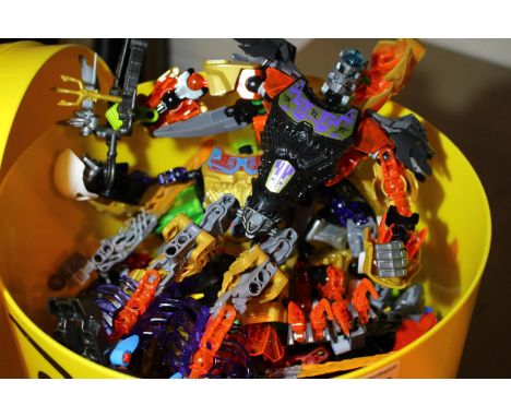 Lego head box of mixed fantasy robot figurines. P&amp;P Group 2 (£18+VAT for the first lot and £3+VAT for subsequent lots) 