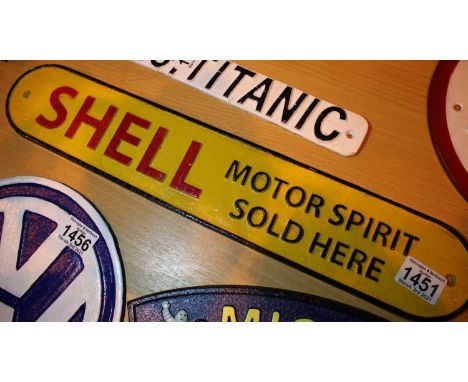 Cast iron Shell sign, L: 51 cm. P&amp;P Group 2 (£18+VAT for the first lot and £3+VAT for subsequent lots) 