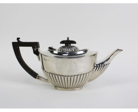 Edwardian silver Bachelors teapot, Birmingham 1906