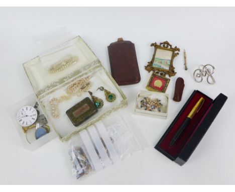 Mixed lot to include watch keys, pocket watch parts, vintage Swatch wristwatch, costume jewellery, Parker fountain pen, prope