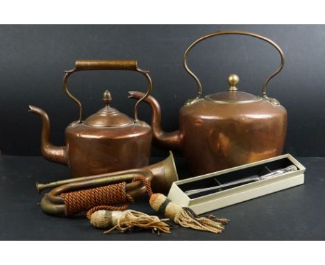 A small group of mixed collectables to include to copper kettles, a copper bugle and a silver plated bread knife. 