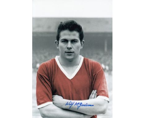 Autographed Wilf Mcguinness 12 X 8 Photo - Colz, Depicting The Man United Wing-Half Posing For Photographers Prior To A First