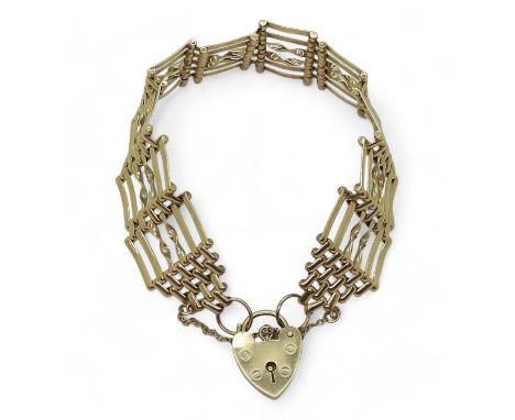 A 9CT GOLD GATE BRACELET a wide example with twist links, with the dimensions of 2.2cm x 19cm, weight 23.3gms Condition Repor