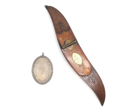A GEORGE III PRESIDENT'S MEDAL AND SNUFF MULL FOR THE OLD WYND SOCIETY&nbsp;(THE INCORPORATION OF WEAVERS, GLASGOW) The white