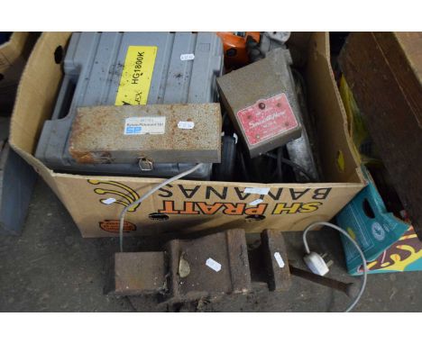 BENCH VICE PLUS VARIOUS ELECTRIC TOOLS