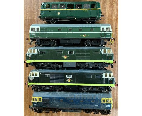 FOUR O GAUGE SCALE MODEL LOCOMOTIVES, D6524, D7018, D7017, D6506, 7 x Lima carriages, with various boxes, an O gauge British 