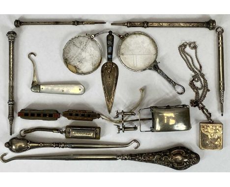 HALLMARKED ENGLISH SILVER &amp; CONTINENTAL WHITE METAL BIJOUTERIE includes a Chester stamp case with bright cut decoration, 