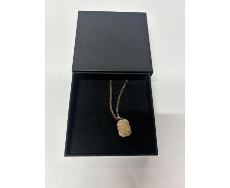 9ct Gold chain and pendant 7.6g 