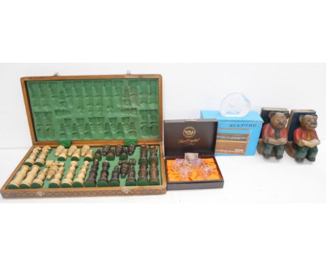 A chess set, a Sceptre radio, boxed, a glass paperweight, Webb crystal napkin rings, boxed and a pair of novelty bookends  *T