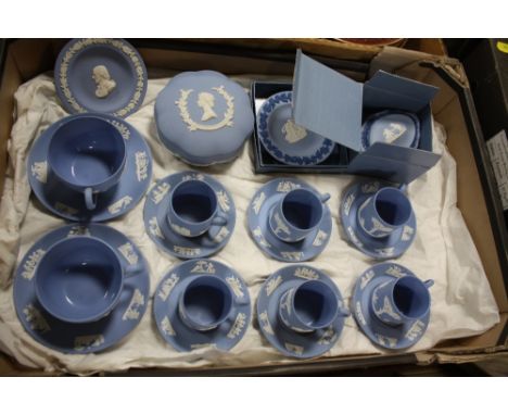A TRAY OF WEDGWOOD JASPERWARE CUPS AND SAUCERS, TRINKET POTS ETC. 