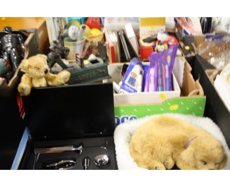 TWO TRAYS OF COLLECTABLES TO INCLUDE A REPRODUCTION METAL SHOW JUMPER MONEY BANK, METRONOME, STATIONARY ETC. 