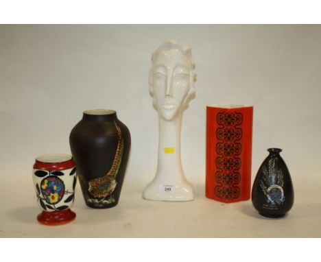 AN UNUSUAL STUDIO POTTERY BUST SIGNED STEVE JENKINS 2/5, TOGETHER WITH A CARLTONWARE VASE, SHELLEY VASE AND TWO OTHERS (5) 