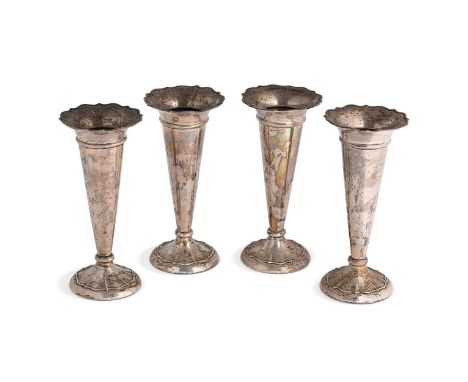 A set of 4 George VI silver trumpet vases, mark of Elkington &amp; Company, Birmingham 1945, each circular loaded base with f
