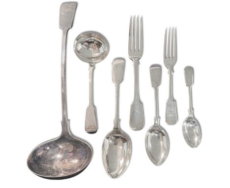 A 30- piece George V and earlier harlequin set of silver flatware with 1 addition, 'Fiddle' pattern, comprising 6 table forks