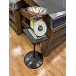 YAMATO ACCU-WEIGH PRODUCE SCALE W/ STAND