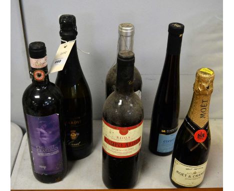 An assorted selection of six bottles of alcohol, including: a bottle of Moet &amp; Chandon Champagne Brut Imperial, 375ml; a 