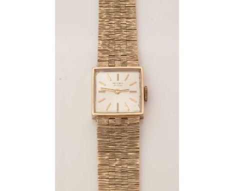 A 9ct yellow gold Record de Luxe cocktail watch, fitted a manual wind movement on textured link strap, 34.7g gross. 