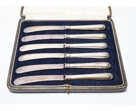 A cased set of six George V  silver handled tea knives, Sheffield, 1917.