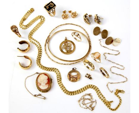 Selection of 9 ct gold jewellery, including a flat curb link necklace, length 74cm, a pair of oval cufflinks, a scorpion pend