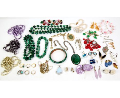 Collection of costume jewellery, including a large oval malachite pendant mounted in silver, on a silver chain, three malachi