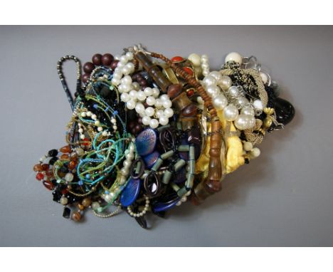 A large selection of vintage ladies dress jewellery