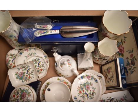 An assorted collection of Aynsley Pembroke patterned china, including vases, trinket dishes, place mats, and coasters