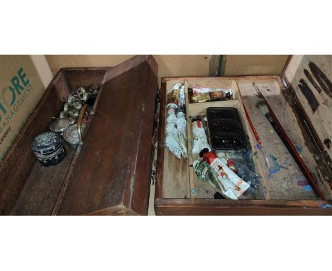 A selection of collectibles:&nbsp; enamel bridge marker; miniature furniture; vintage art equipment; etc. 