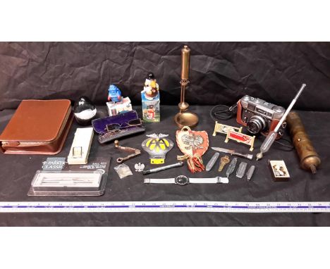 A selection of collectables to include ships paraffin lamp, AA badge, parker pen & vintage wind-up toys 