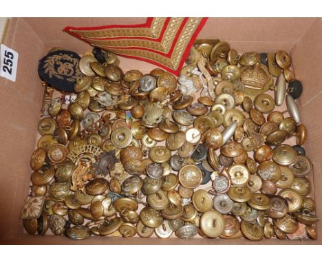 WW1 and WW2 badges, button, etc.