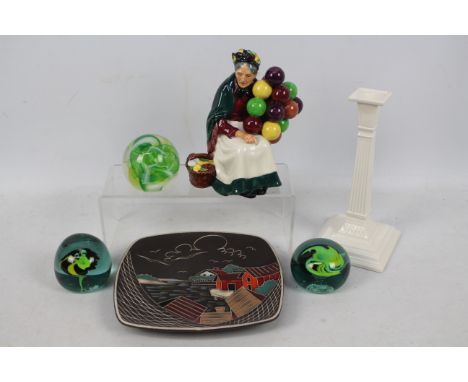 Mixed ceramics and glassware to include a Royal Doulton figure The Old Balloon Seller # HN1315 19 cm (h), AAF Halden Norway p