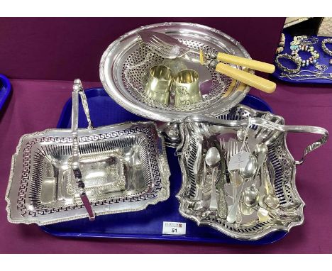 Decorative Electroplated Comport, two swing handled rectangular plated baskets, hallmarked silver and other teaspoons, Hesten