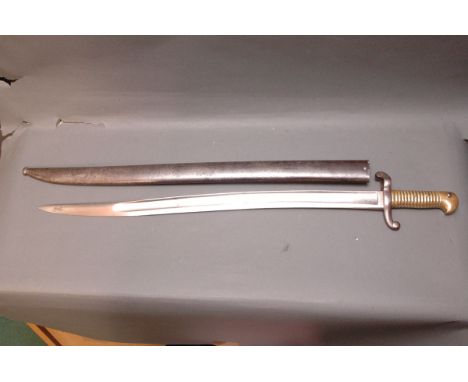 French Yataghan sabre sword bayonet of the type used by The Confederate Army.  Blade length 57 cm, overall length 70 cm.    C