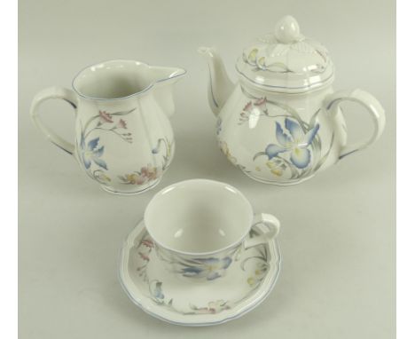 A Villeroy and Boch part dinner service in the Riviera pattern, comprising eight dinner plates, 26.5cm, eight side plates, 20
