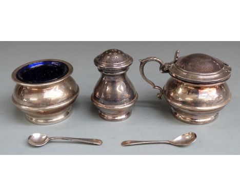 Modern hallmarked silver three piece cruet set with blue glass liners, Birmingham 1978, maker R E Porter, weight without line