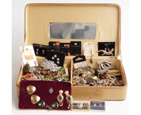 Collection of vintage brooches including paste, enamel, and vintage earrings&nbsp;