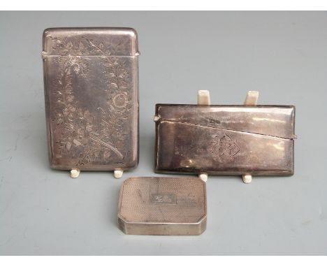 Two hallmarked silver card cases and a snuff box, height 5cm, weight 29g