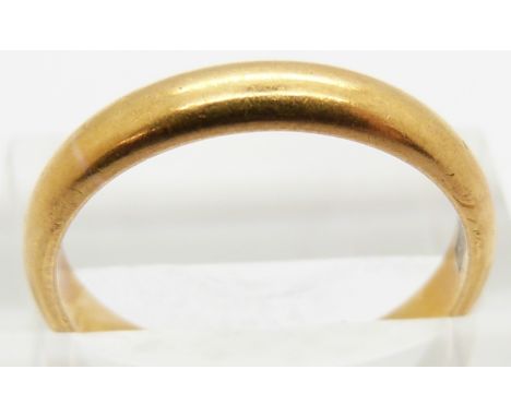 A 22ct gold wedding band/ring, 5.5g, size R