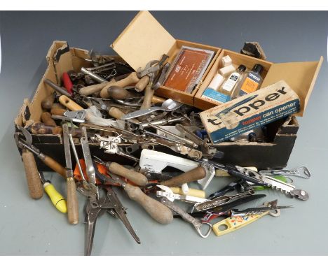Large collection of vintage can, bottle and other openers including retro examples, Boots home first aid case etc