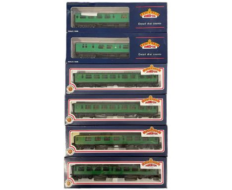 A collection of boxed Bachmann 00 gauge coaches, to include: - 34-550A: 63 ft Bulleid Corridor Composite BR Green - 34-525: 6