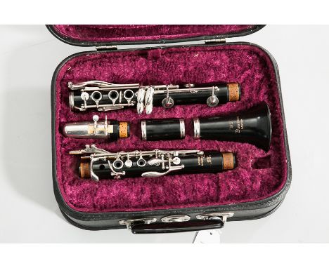 BESSON MODEL 35 CLARINET
numbered 309016, in fitted leather case