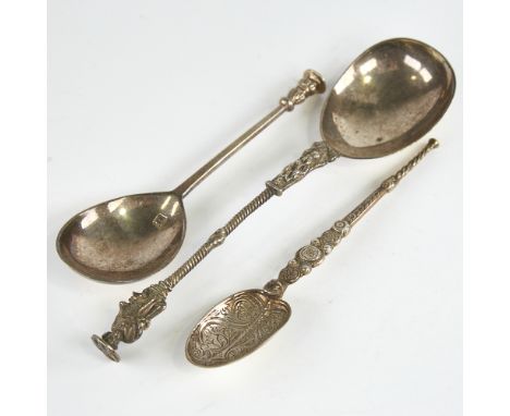 3 English silver spoons, including anointing and Apostle examples, earliest hallmarks London 1884, largest length 20cm, 4.2oz