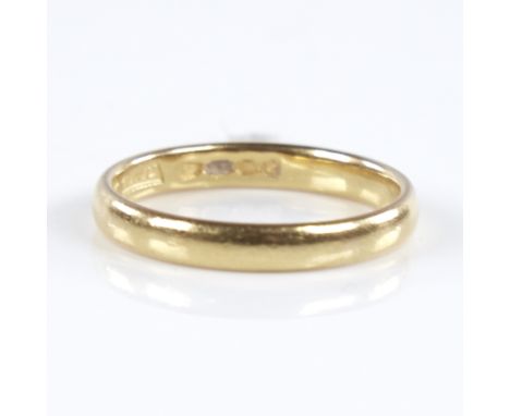 A mid-20th century 22ct gold wedding band ring, maker's marks WW Ltd, hallmarks Birmingham 1965, band width 2.9mm, size M, 3.